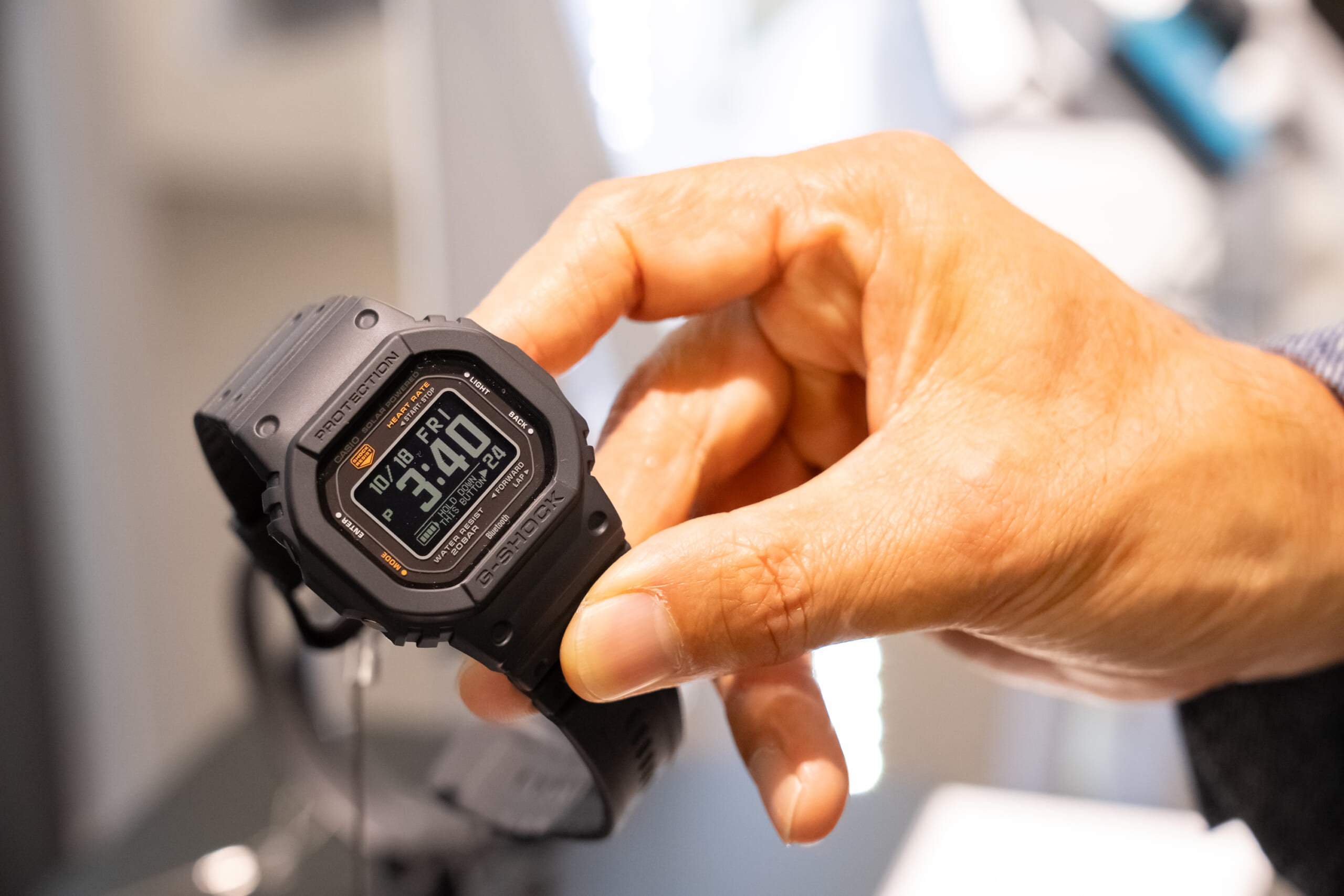 落としても壊れない時計」。それはやがて、 世界に誇る「G-SHOCK 