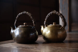 Utilizing the 200-year-old technique of ‘hammered copperware,’ the seventh-generation successor that transformed it into a globally acclaimed brand